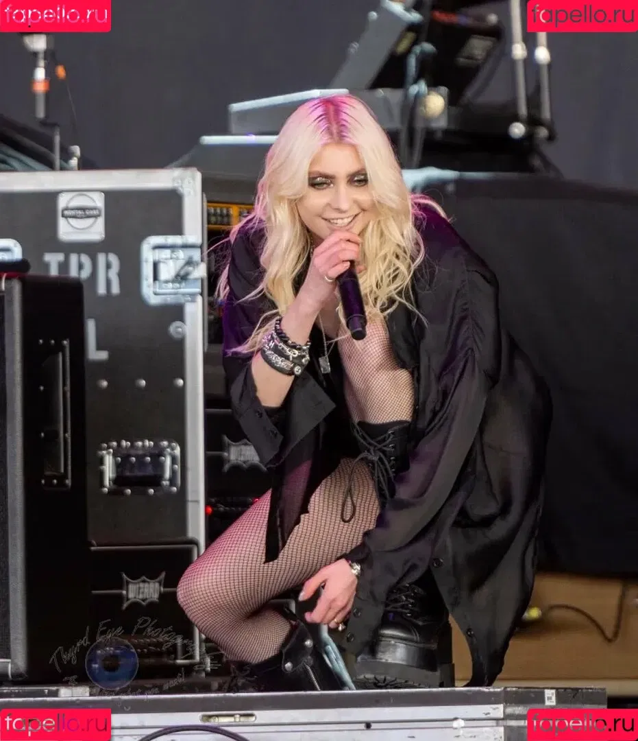 Taylor Momsen / aryelsoul / taylormomsen Onlyfans Photo Gallery 