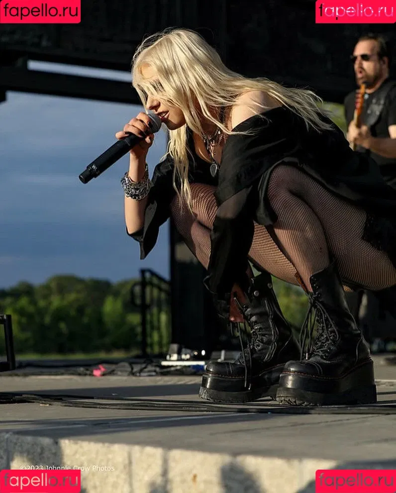 Taylor Momsen / aryelsoul / taylormomsen Onlyfans Photo Gallery 