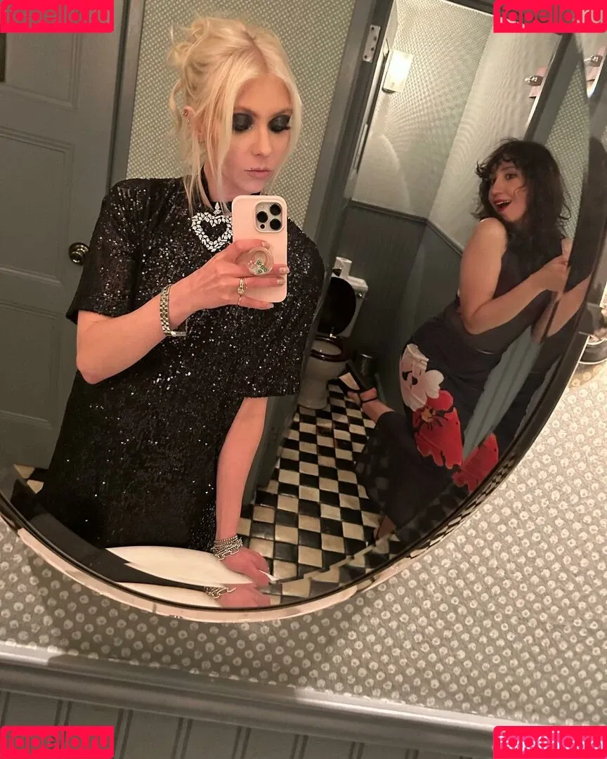 Taylor Momsen / aryelsoul / taylormomsen Onlyfans Photo Gallery 