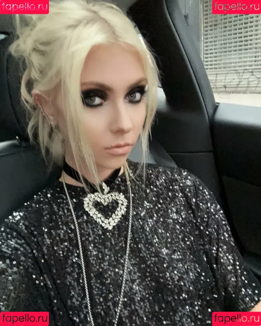 Taylor Momsen / aryelsoul / taylormomsen Onlyfans Photo Gallery 