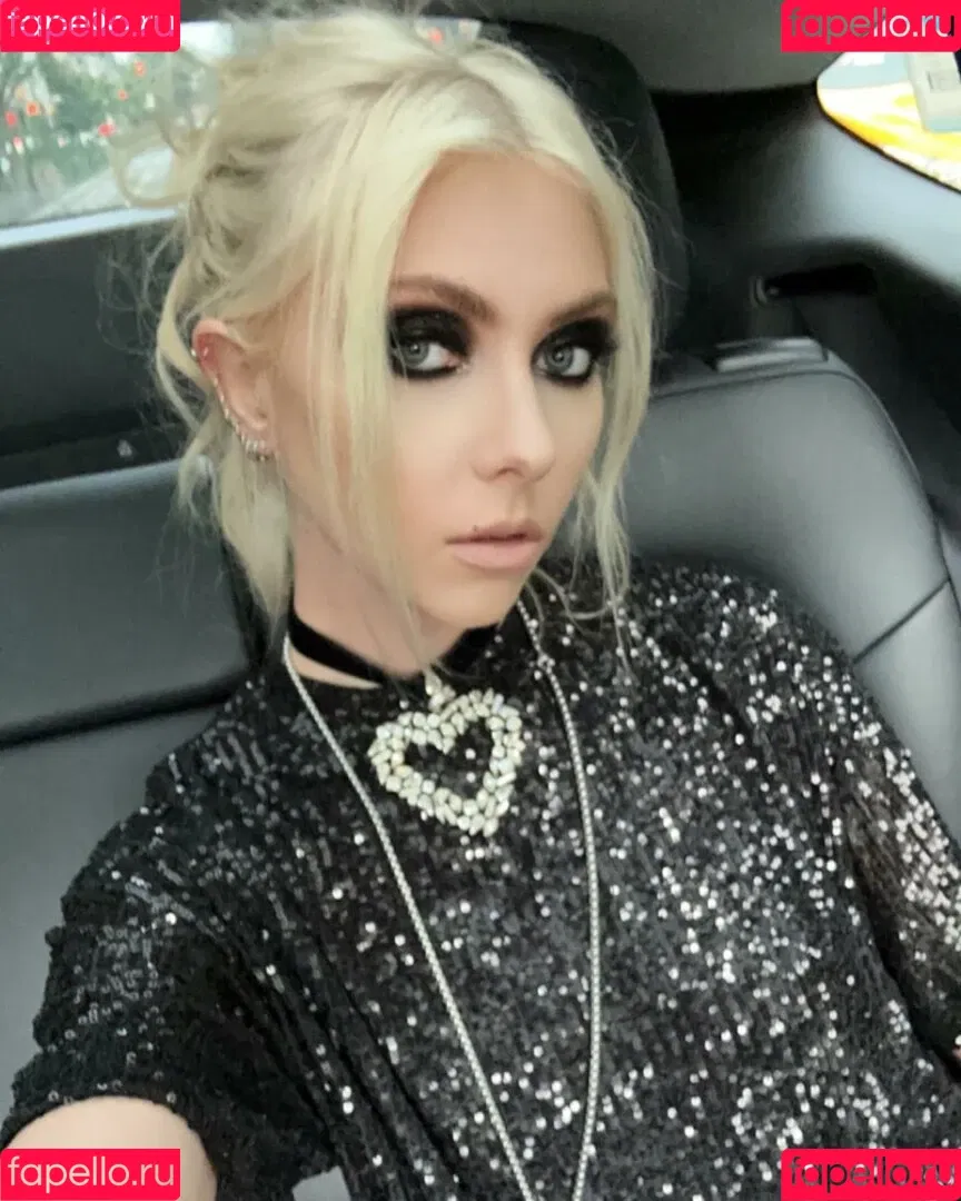 Taylor Momsen / aryelsoul / taylormomsen Onlyfans Photo Gallery 