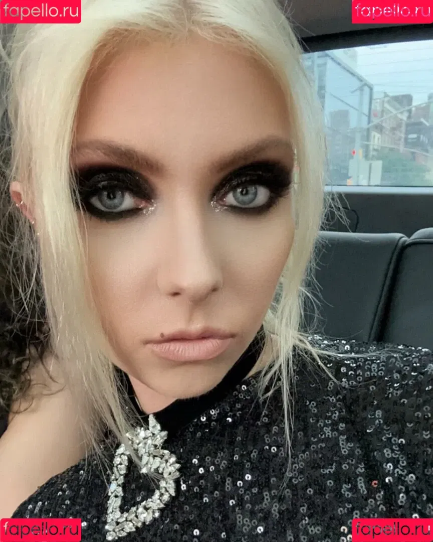 Taylor Momsen / aryelsoul / taylormomsen Onlyfans Photo Gallery 
