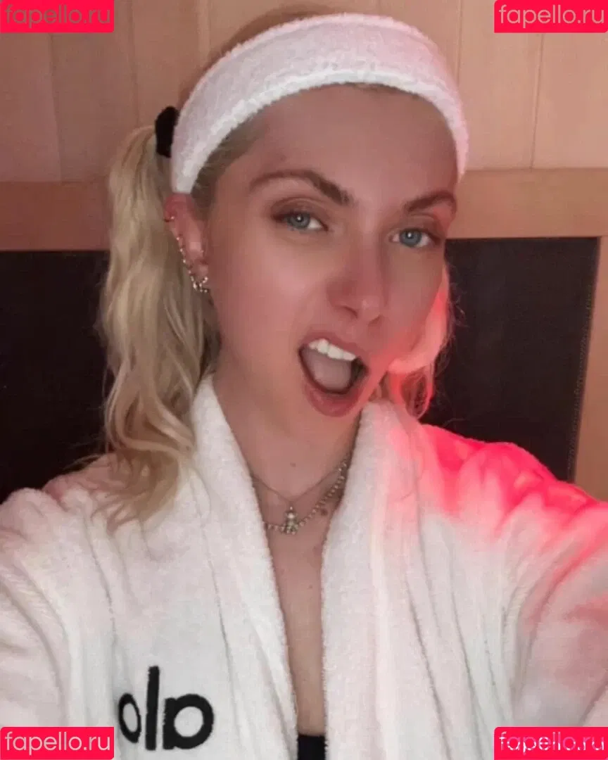 Taylor Momsen / aryelsoul / taylormomsen Onlyfans Photo Gallery 