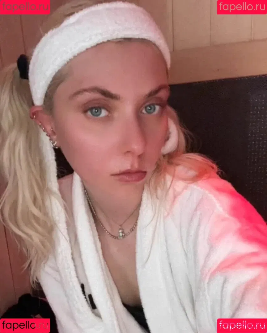 Taylor Momsen / aryelsoul / taylormomsen Onlyfans Photo Gallery 