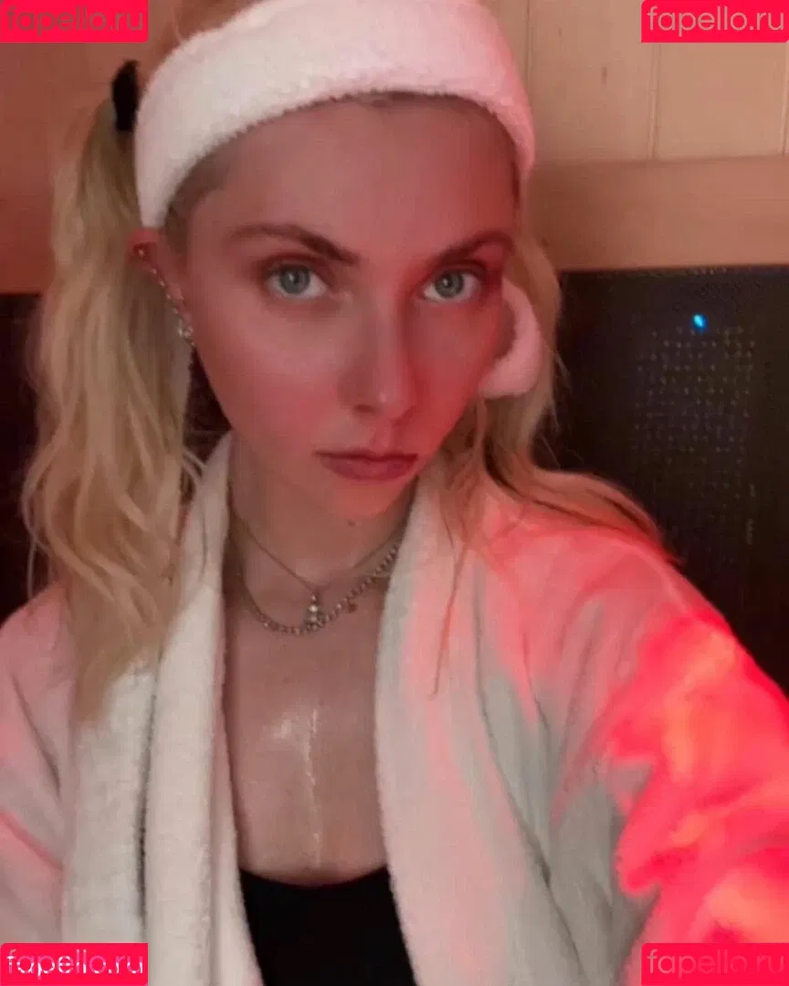 Taylor Momsen / aryelsoul / taylormomsen Onlyfans Photo Gallery 