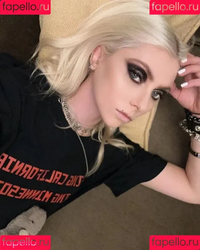 Taylor Momsen / aryelsoul / taylormomsen Onlyfans Photo Gallery 