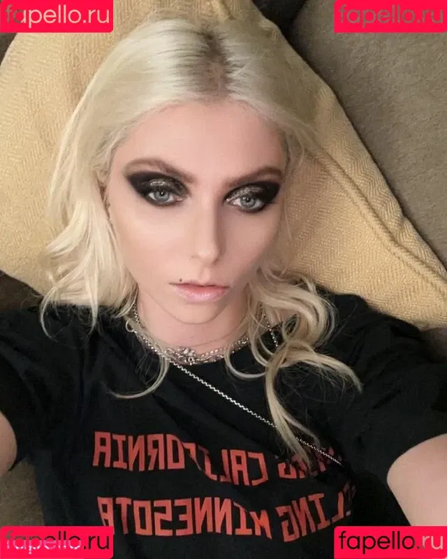 Taylor Momsen / aryelsoul / taylormomsen Onlyfans Photo Gallery 