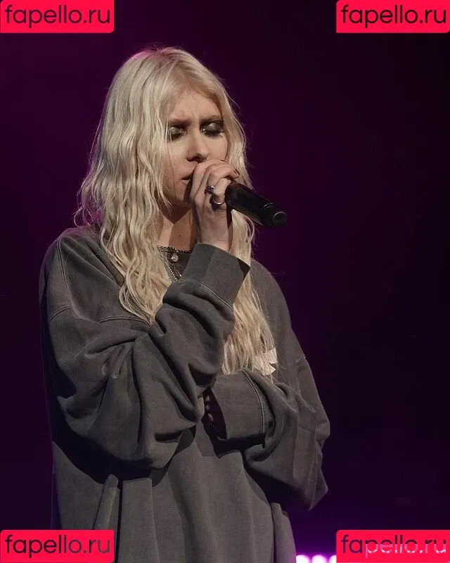 Taylor Momsen / aryelsoul / taylormomsen Onlyfans Photo Gallery 