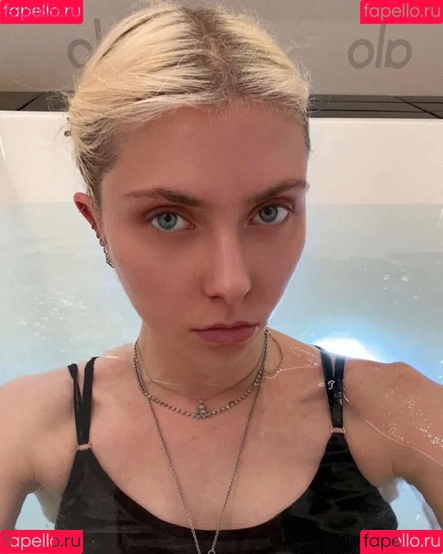 Taylor Momsen / aryelsoul / taylormomsen Onlyfans Photo Gallery 