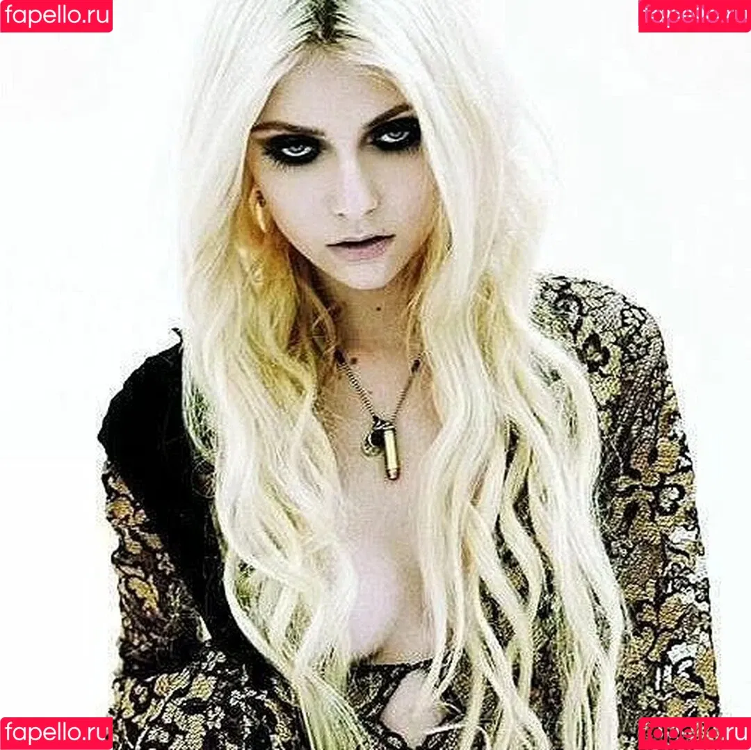 Taylor Momsen / aryelsoul / taylormomsen Onlyfans Photo Gallery 