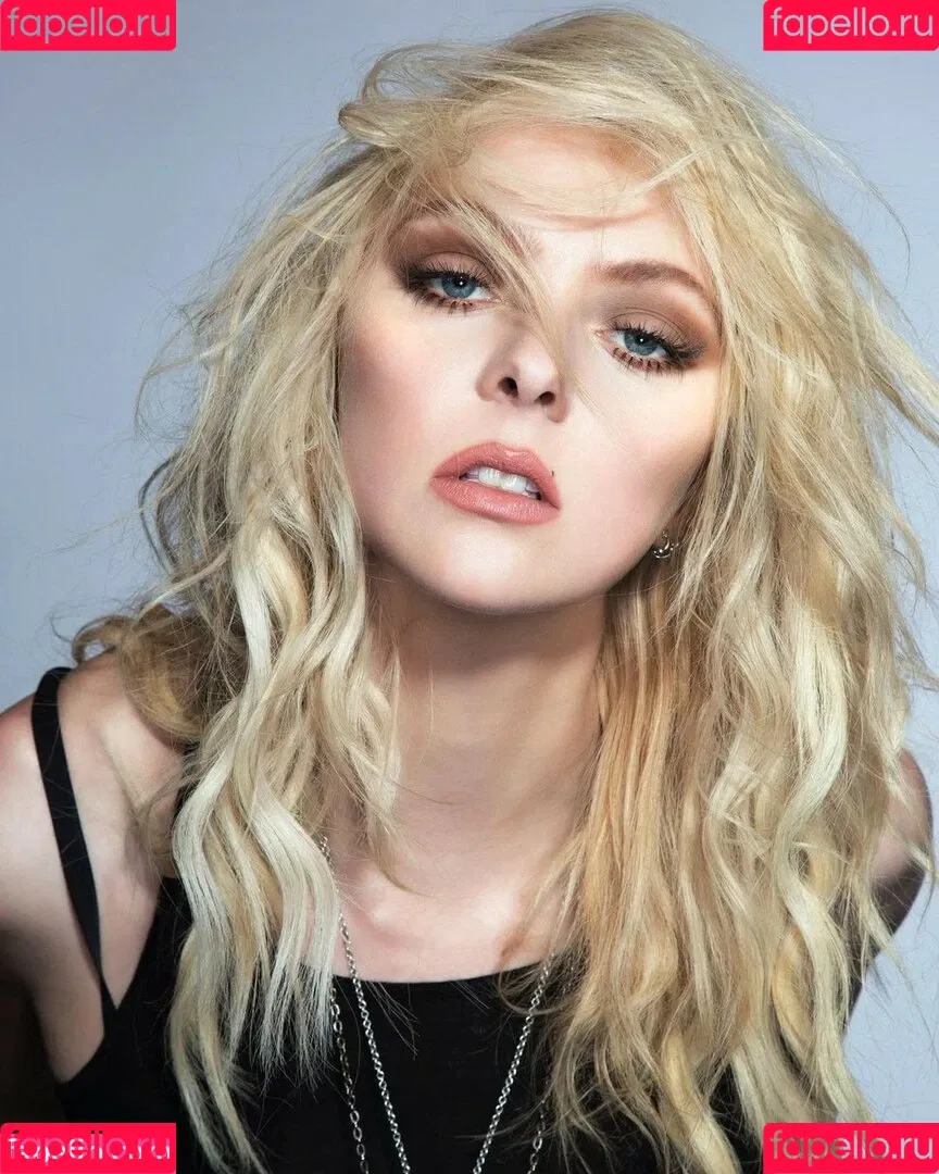 Taylor Momsen / aryelsoul / taylormomsen Onlyfans Photo Gallery 