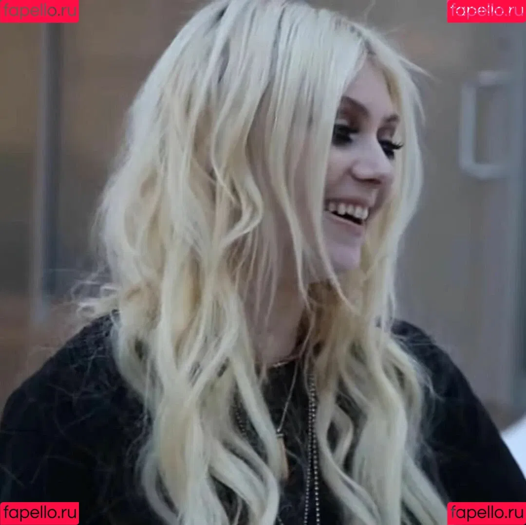 Taylor Momsen / aryelsoul / taylormomsen Onlyfans Photo Gallery 