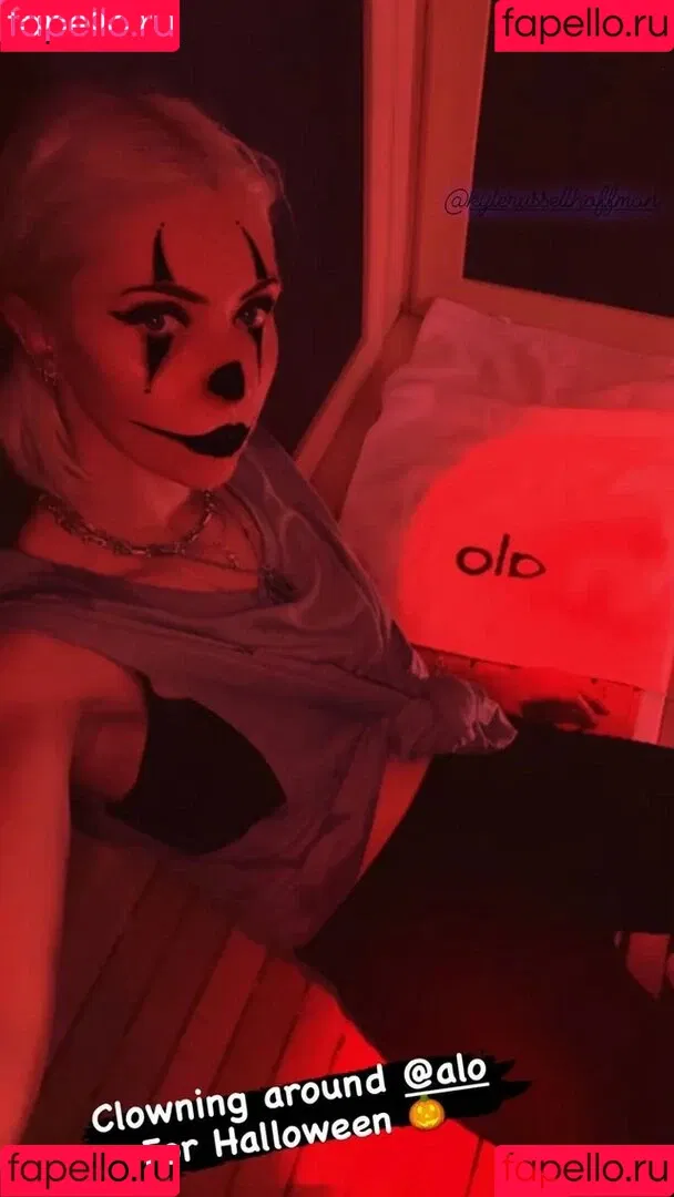 Taylor Momsen / aryelsoul / taylormomsen Onlyfans Photo Gallery 