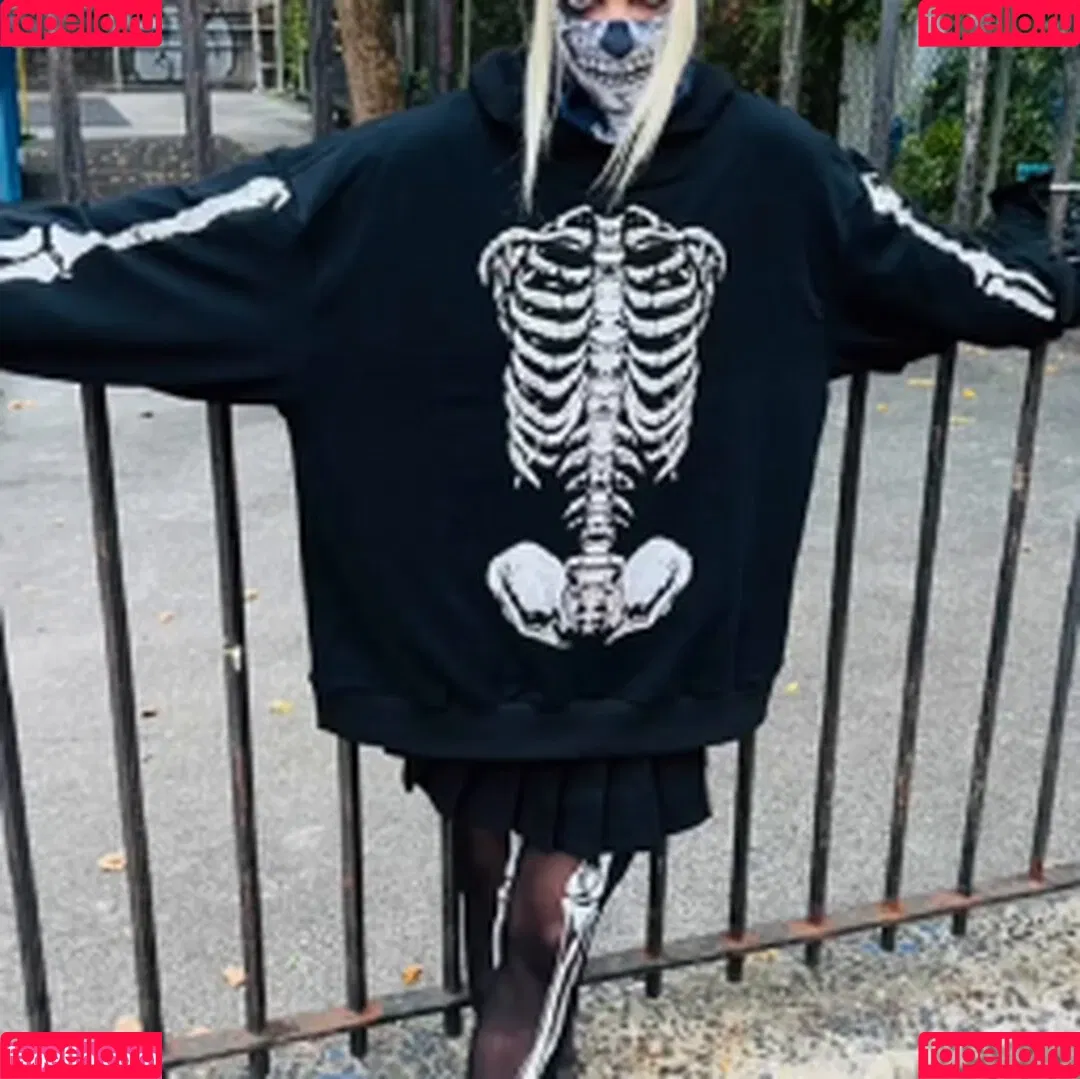 Taylor Momsen / aryelsoul / taylormomsen Onlyfans Photo Gallery 