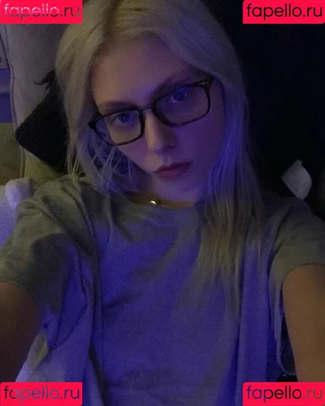 Taylor Momsen / aryelsoul / taylormomsen Onlyfans Photo Gallery 
