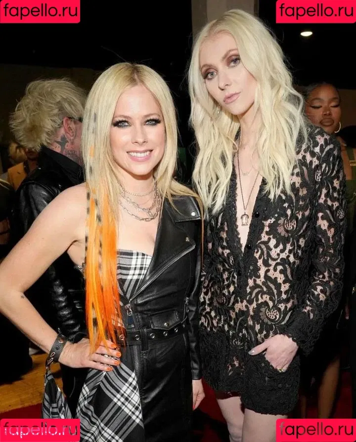 Taylor Momsen / aryelsoul / taylormomsen Onlyfans Photo Gallery 