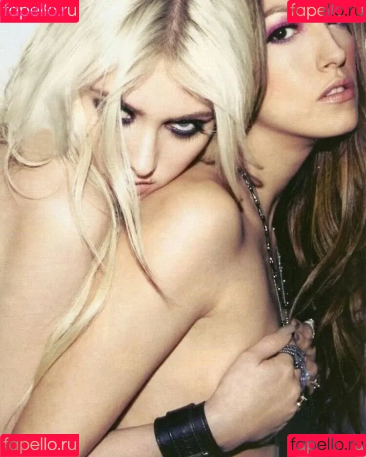 Taylor Momsen / aryelsoul / taylormomsen Onlyfans Photo Gallery 