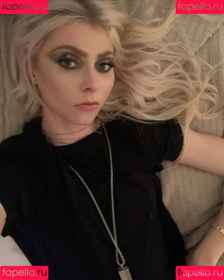 Taylor Momsen / aryelsoul / taylormomsen Onlyfans Photo Gallery 