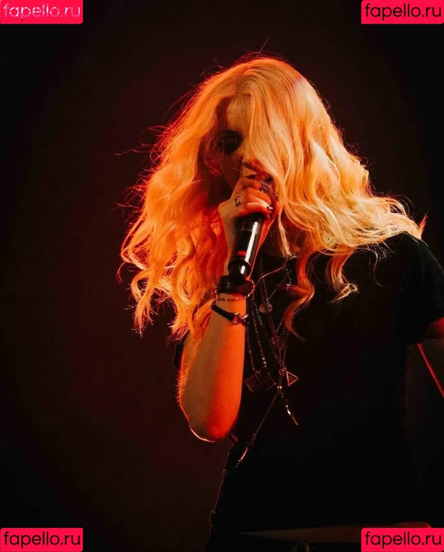 Taylor Momsen / aryelsoul / taylormomsen Onlyfans Photo Gallery 