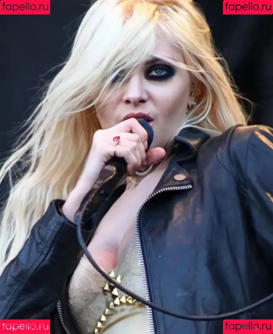 Taylor Momsen / aryelsoul / taylormomsen Onlyfans Photo Gallery 