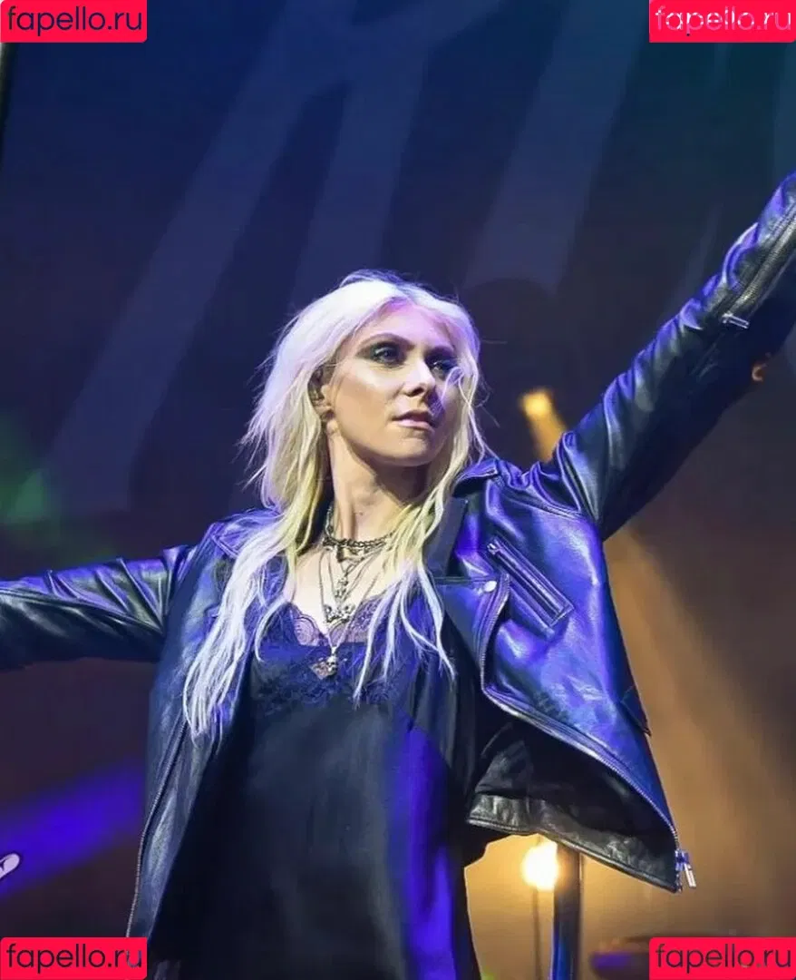 Taylor Momsen / aryelsoul / taylormomsen Onlyfans Photo Gallery 