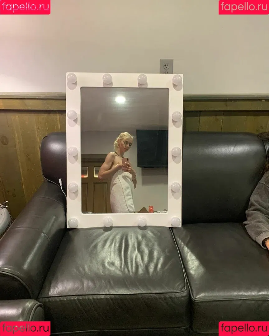 Taylor Momsen / aryelsoul / taylormomsen Onlyfans Photo Gallery 