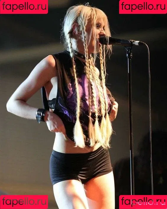 Taylor Momsen / aryelsoul / taylormomsen Onlyfans Photo Gallery 