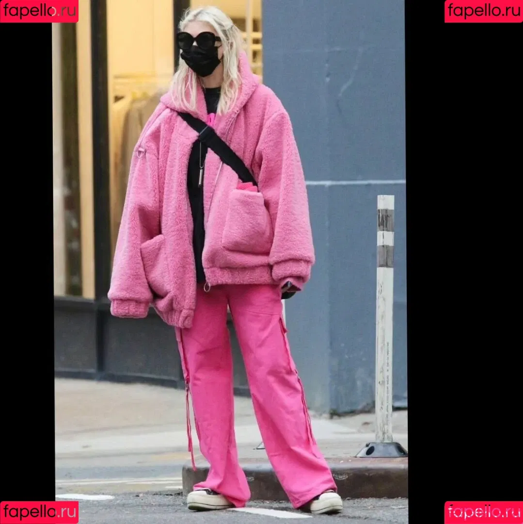 Taylor Momsen / aryelsoul / taylormomsen Onlyfans Photo Gallery 