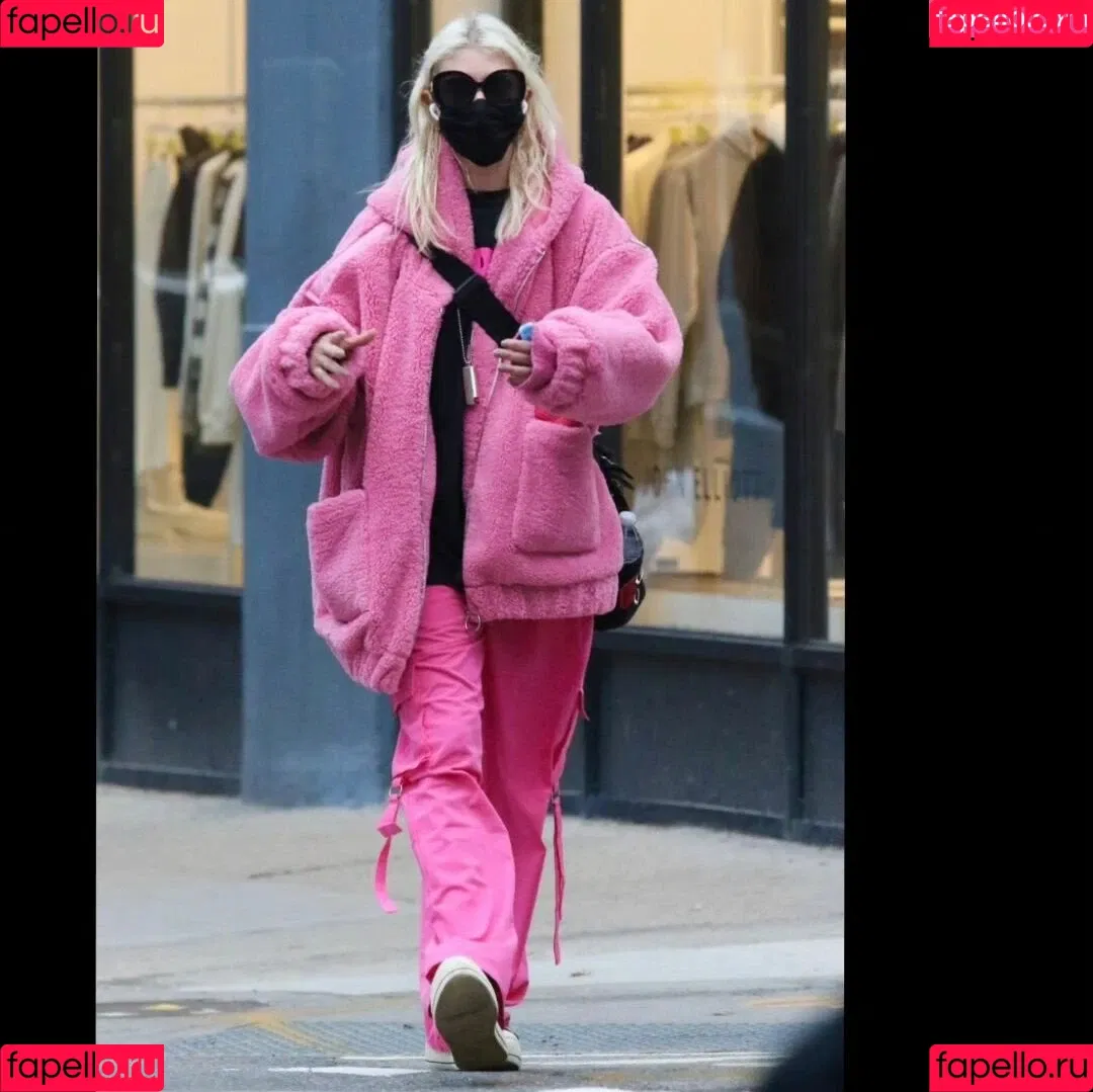 Taylor Momsen / aryelsoul / taylormomsen Onlyfans Photo Gallery 