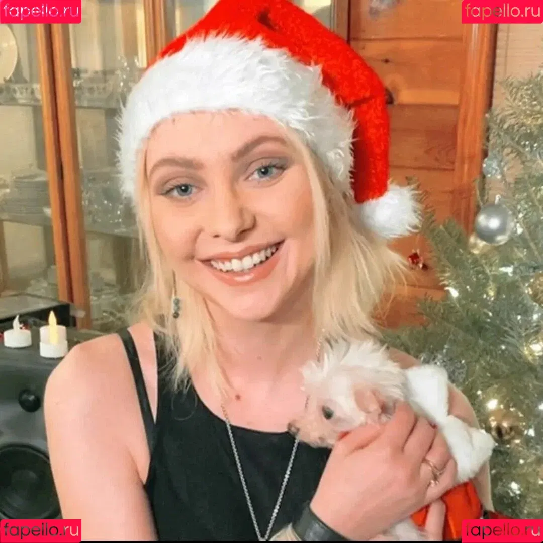 Taylor Momsen / aryelsoul / taylormomsen Onlyfans Photo Gallery 