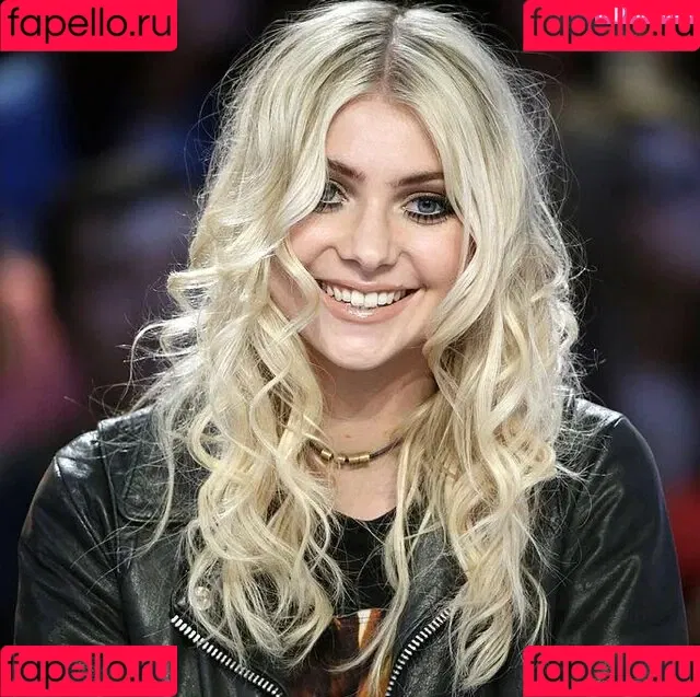 Taylor Momsen / aryelsoul / taylormomsen Onlyfans Photo Gallery 