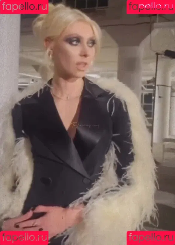 Taylor Momsen / aryelsoul / taylormomsen Onlyfans Photo Gallery 