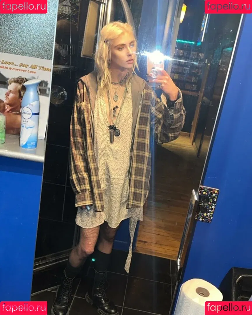 Taylor Momsen / aryelsoul / taylormomsen Onlyfans Photo Gallery 