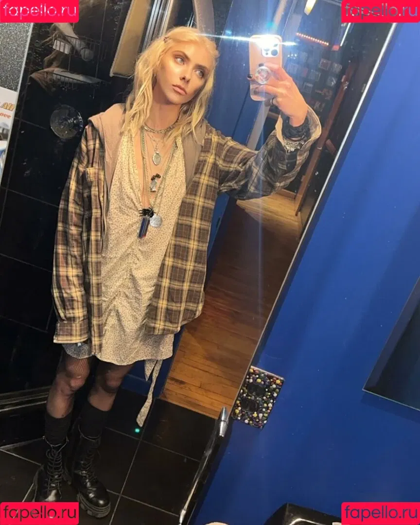 Taylor Momsen / aryelsoul / taylormomsen Onlyfans Photo Gallery 