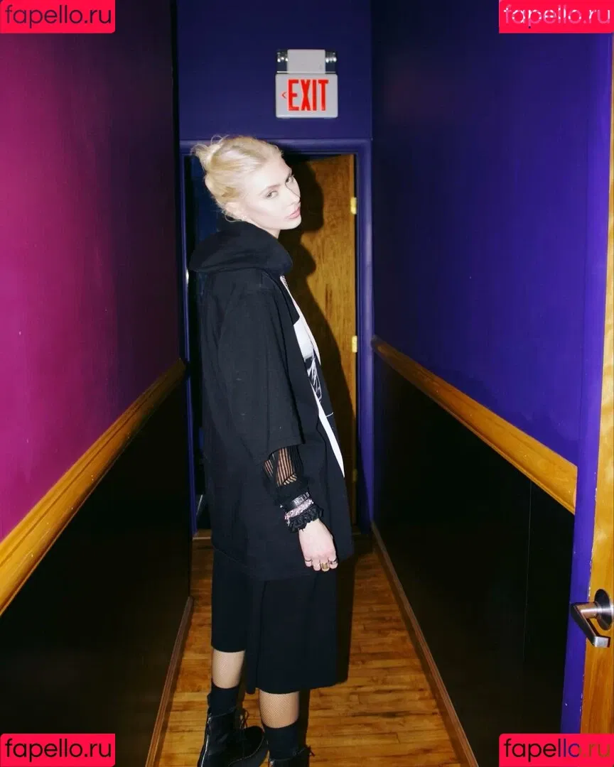 Taylor Momsen / aryelsoul / taylormomsen Onlyfans Photo Gallery 