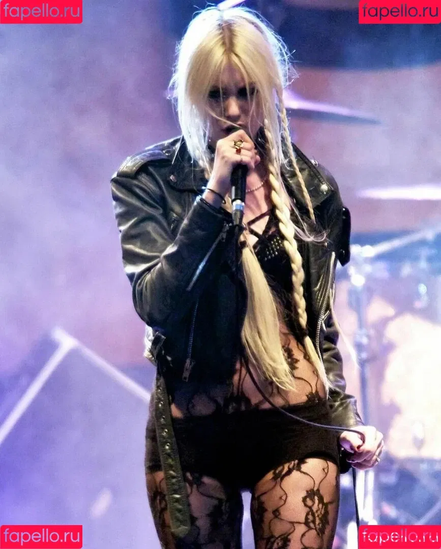 Taylor Momsen / aryelsoul / taylormomsen Onlyfans Photo Gallery 