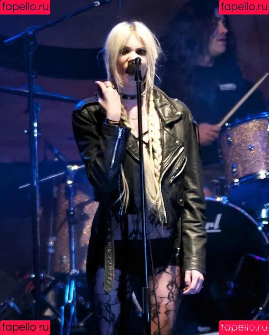 Taylor Momsen / aryelsoul / taylormomsen Onlyfans Photo Gallery 