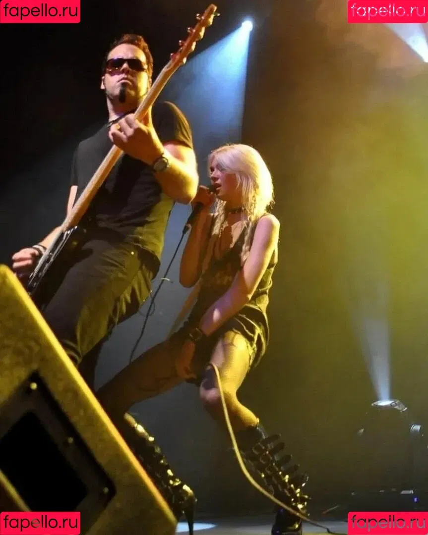 Taylor Momsen / aryelsoul / taylormomsen Onlyfans Photo Gallery 