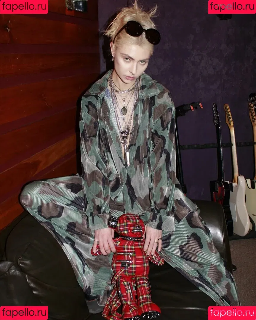 Taylor Momsen / aryelsoul / taylormomsen Onlyfans Photo Gallery 