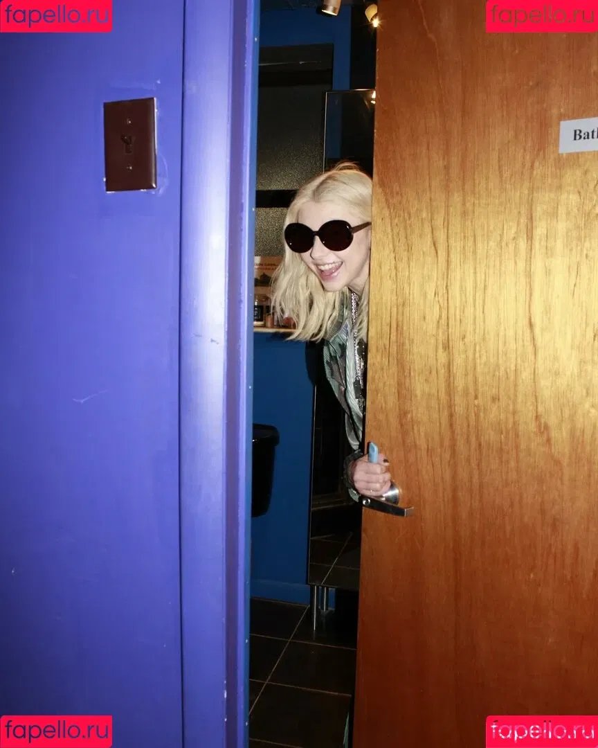 Taylor Momsen / aryelsoul / taylormomsen Onlyfans Photo Gallery 