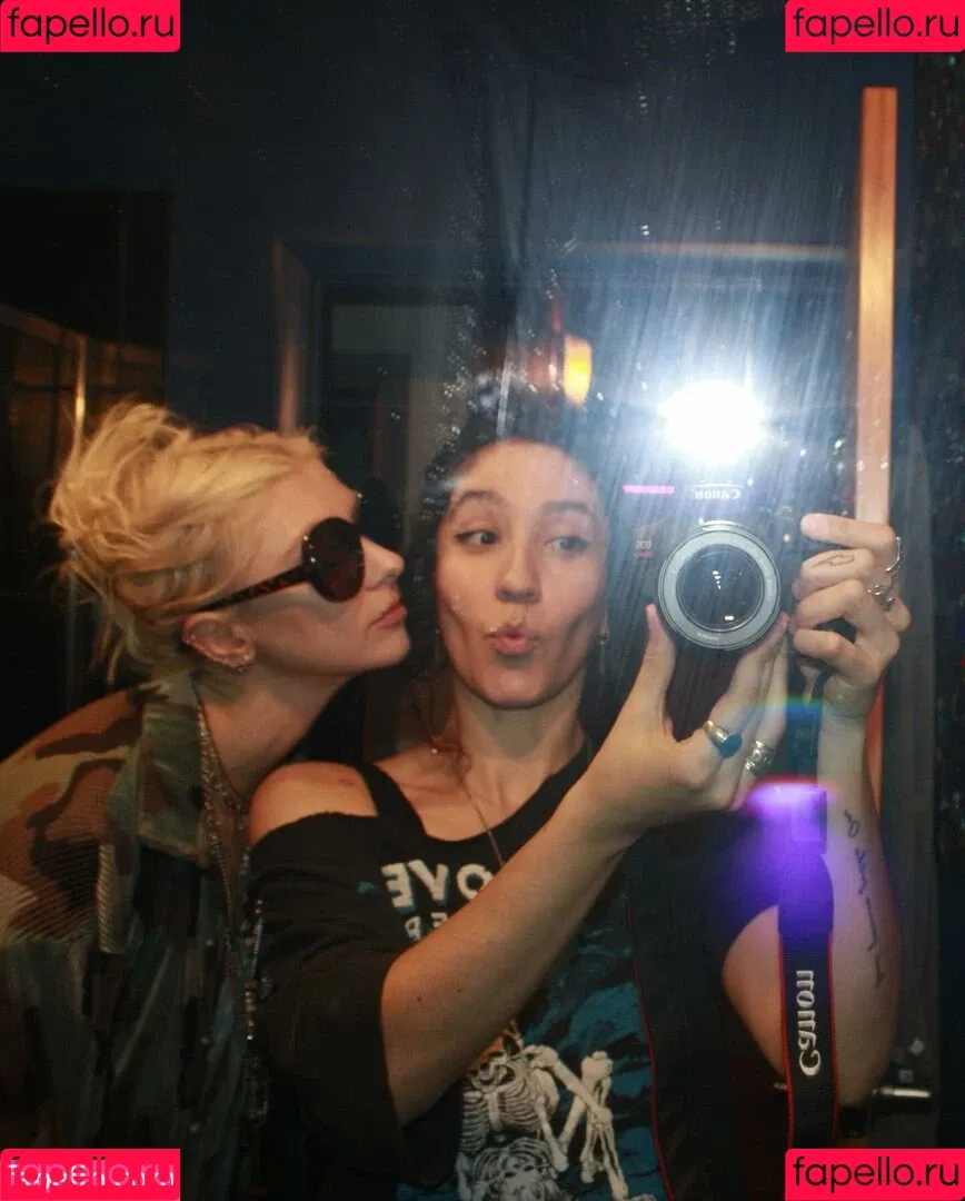 Taylor Momsen / aryelsoul / taylormomsen Onlyfans Photo Gallery 