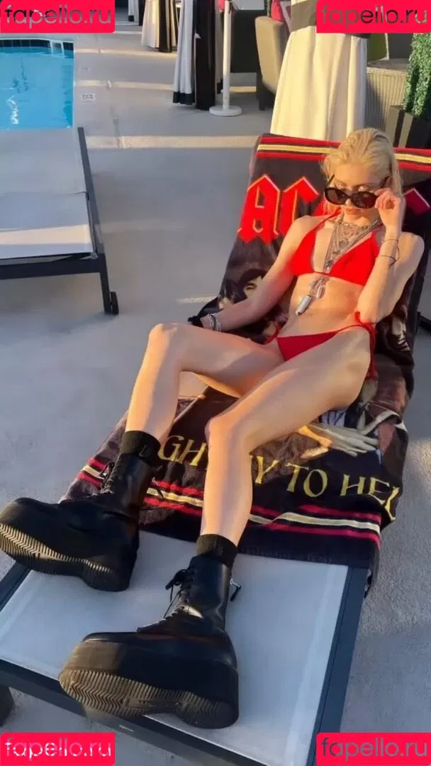 Taylor Momsen / aryelsoul / taylormomsen Onlyfans Photo Gallery 