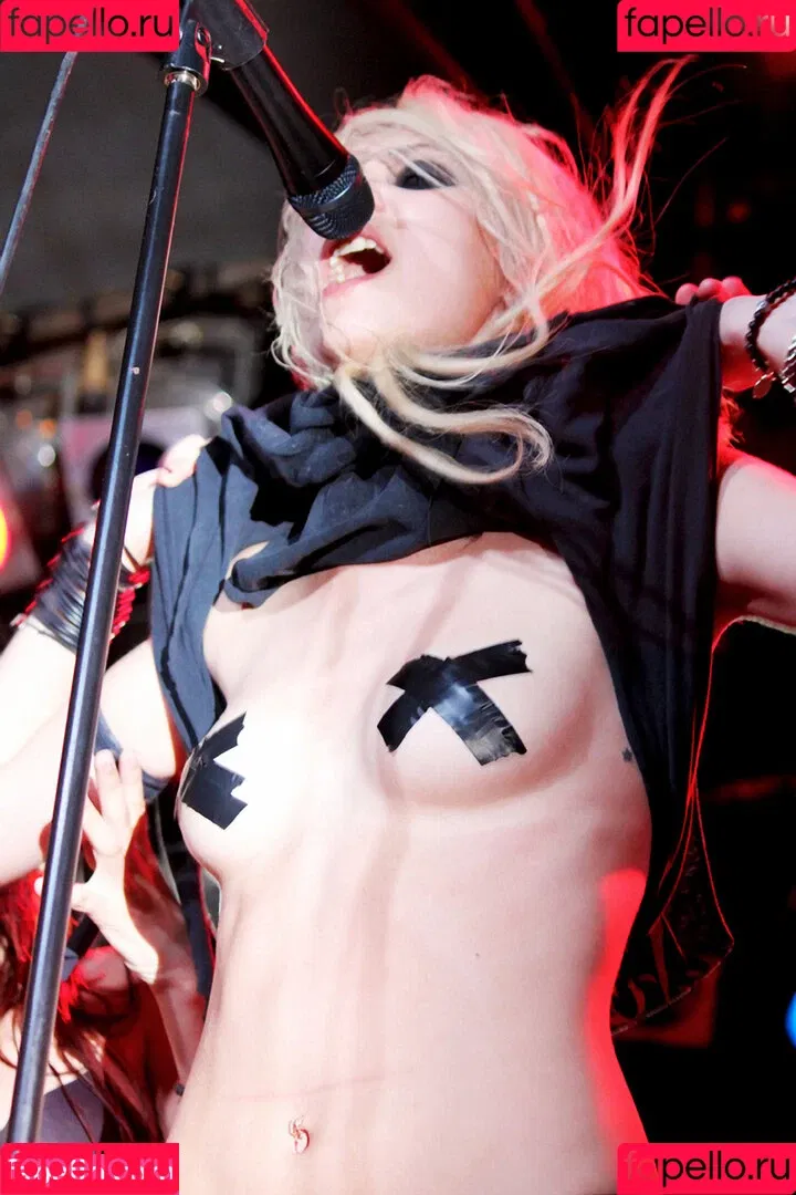 Taylor Momsen / aryelsoul / taylormomsen Onlyfans Photo Gallery 