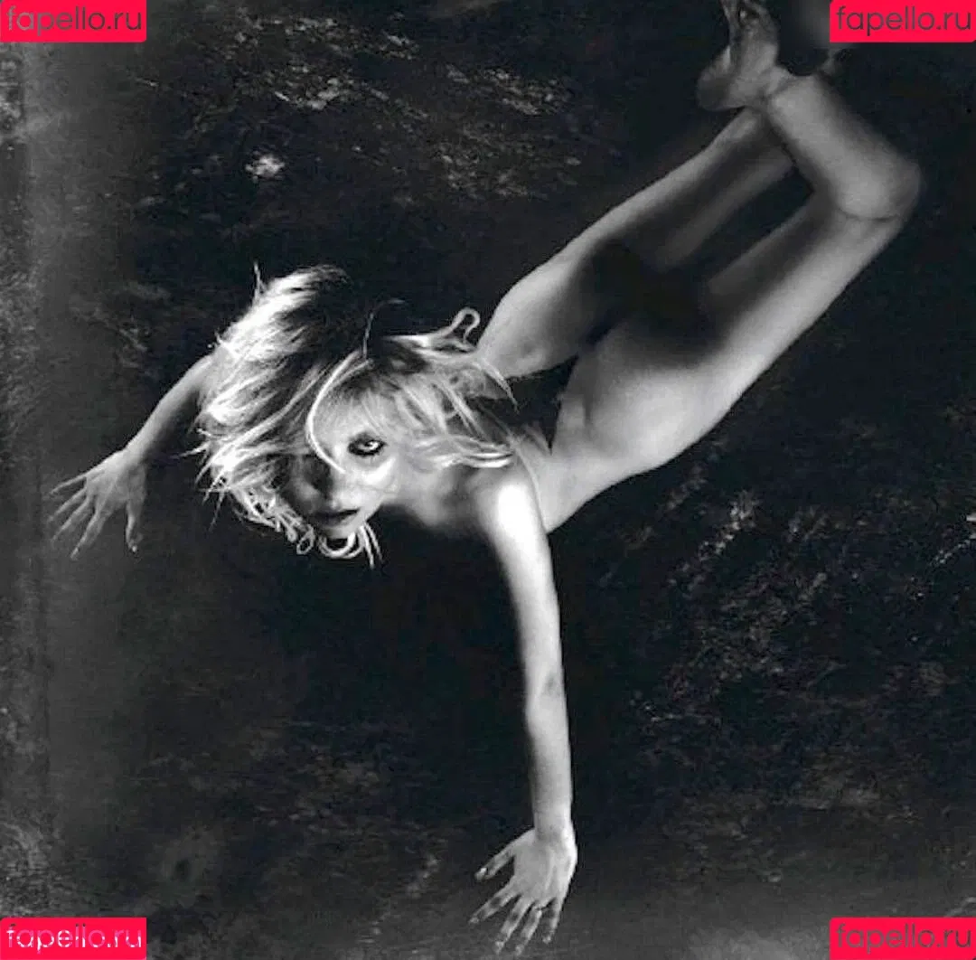 Taylor Momsen / aryelsoul / taylormomsen Onlyfans Photo Gallery 