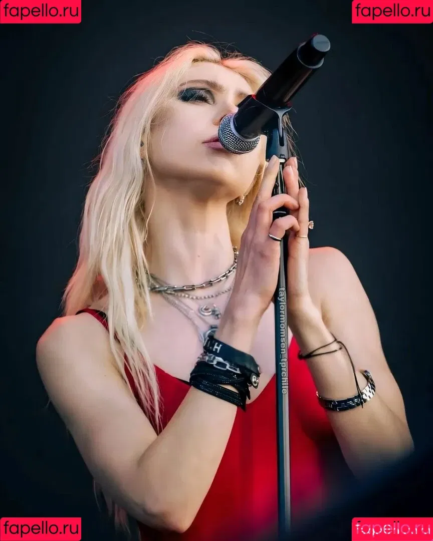 Taylor Momsen / aryelsoul / taylormomsen Onlyfans Photo Gallery 
