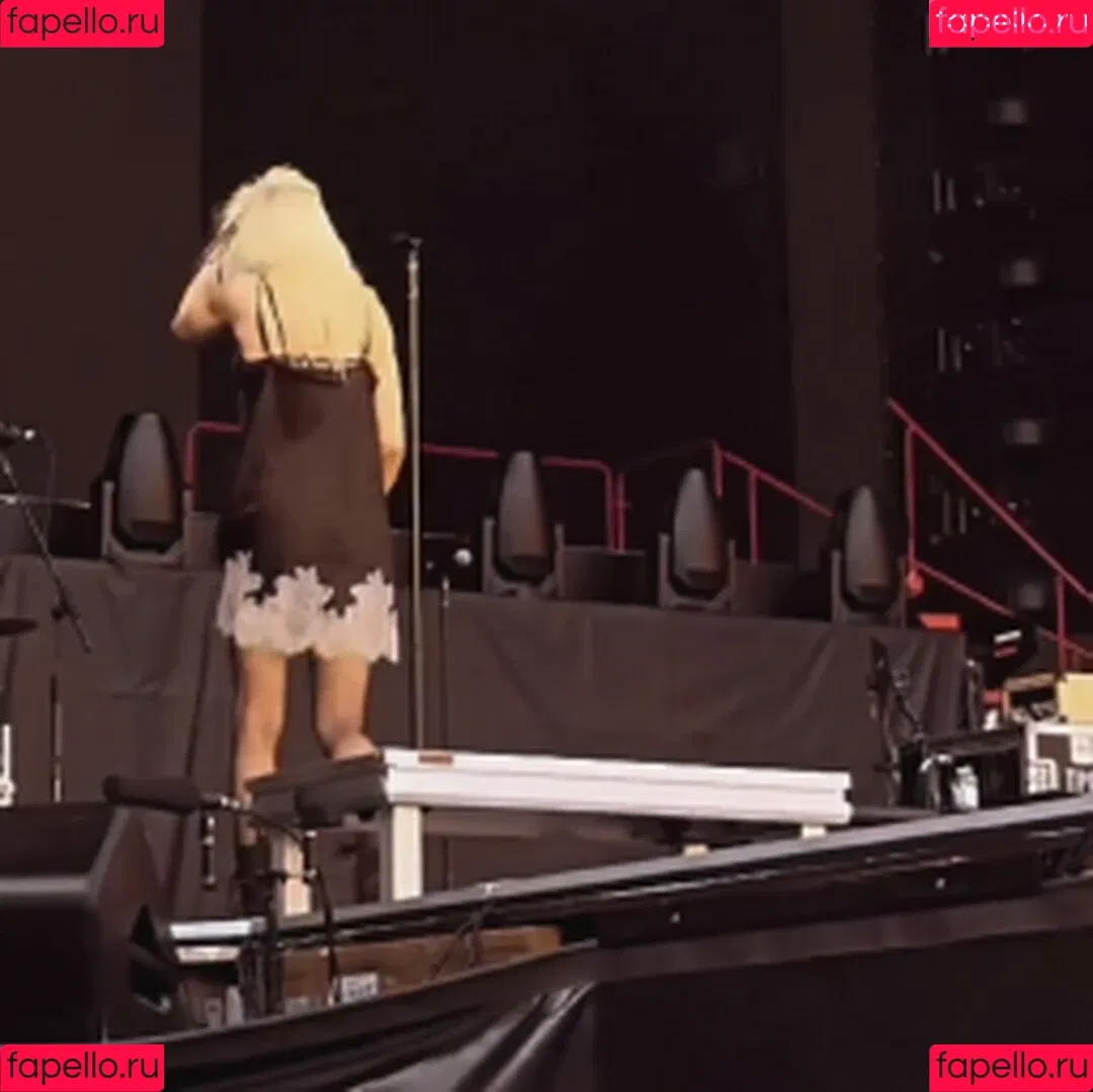 Taylor Momsen / aryelsoul / taylormomsen Onlyfans Photo Gallery 