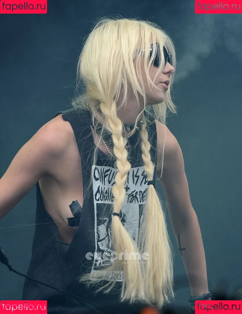 Taylor Momsen / aryelsoul / taylormomsen Onlyfans Photo Gallery 