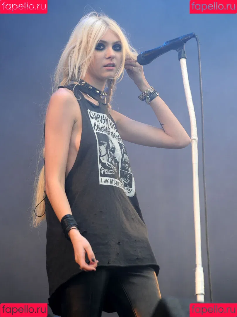 Taylor Momsen / aryelsoul / taylormomsen Onlyfans Photo Gallery 
