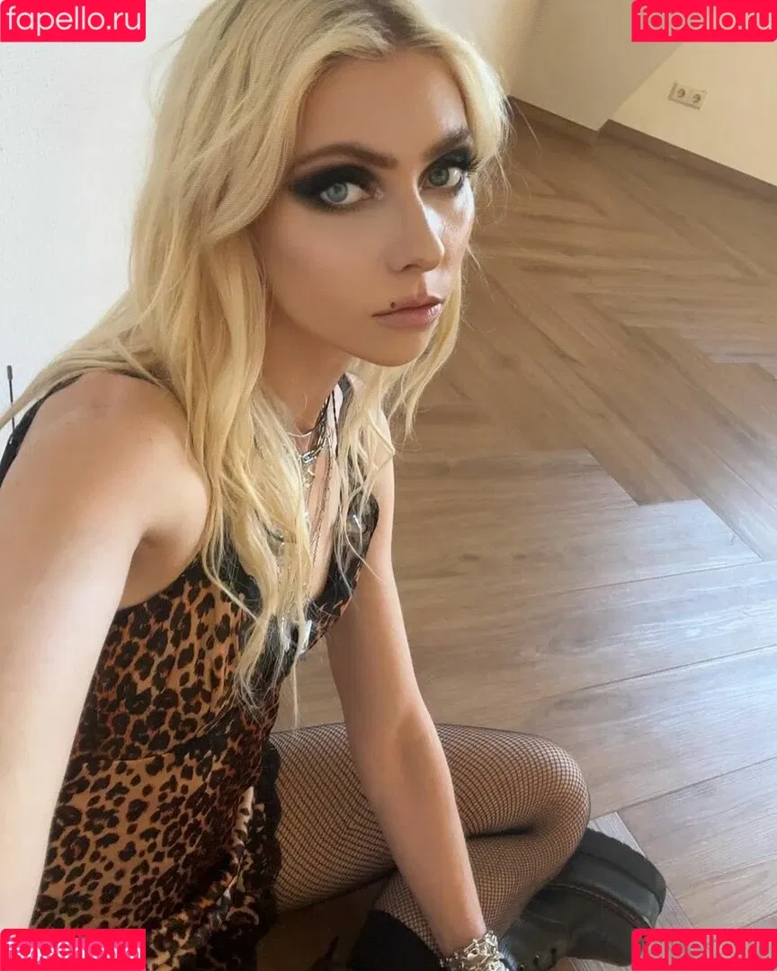 Taylor Momsen / aryelsoul / taylormomsen Onlyfans Photo Gallery 