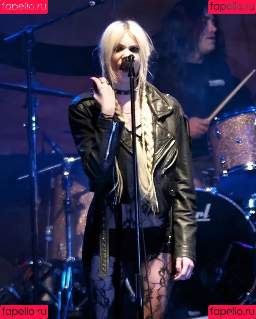 Taylor Momsen / aryelsoul / taylormomsen Onlyfans Photo Gallery 